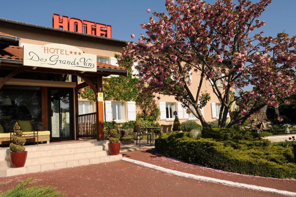 Logis Hotel Des Grands Vins Fleurie Exterior photo